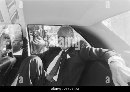 Masson témoigne de l'affaire de chantage ABP; M. Masson à l'arrivée au palais de justice de Zwolle, le 1er novembre 1984, arrivées, chantage, Palais de justice, témoins, pays-Bas, Agence de presse du XXe siècle photo, nouvelles à retenir, documentaire, photographie historique 1945-1990, histoires visuelles, L'histoire humaine du XXe siècle, immortaliser des moments dans le temps Banque D'Images