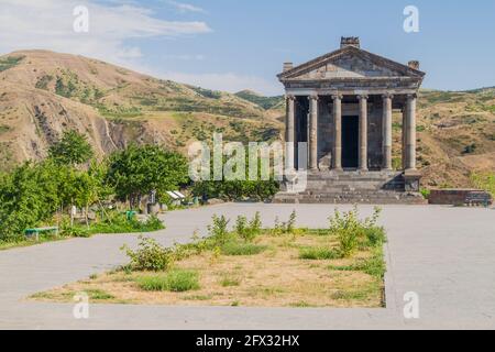 Vue sur le temple de style hellénique Garni en Arménie Banque D'Images