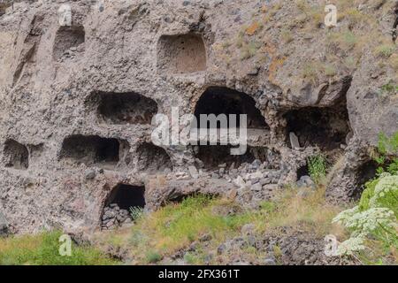 Monastère de la grotte Vanis Kvabebi sculpté dans une falaise, Géorgie Banque D'Images