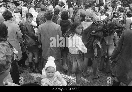 Des artistes se produisent à Artis pour l'action pour la préservation d'Artis, Amsterdam, 16 septembre 1970, ARTIESTEN, Zoos, pays-Bas, agence de presse du XXe siècle photo, actualités à retenir, documentaire, photographie historique 1945-1990, histoires visuelles, L'histoire humaine du XXe siècle, immortaliser des moments dans le temps Banque D'Images