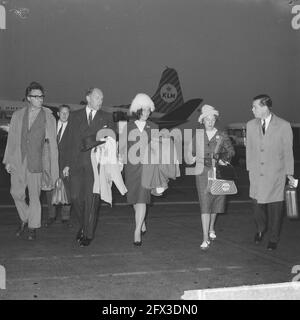 Ministre LUN de retour de congé de Paris, ministre LUN avec fille et femme, 25 octobre 1962, filles, ministres, épouses, Pays-Bas, Agence de presse du XXe siècle photo, nouvelles à retenir, documentaire, photographie historique 1945-1990, histoires visuelles, L'histoire humaine du XXe siècle, immortaliser des moments dans le temps Banque D'Images