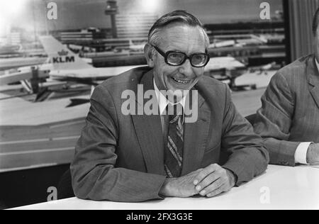Le ministre Van der Stoel de retour de Grèce; Van der Stoel pendant la conférence de presse, le 1er septembre 1974, conférences de presse, pays-Bas, agence de presse du xxe siècle photo, nouvelles à retenir, documentaire, photographie historique 1945-1990, histoires visuelles, L'histoire humaine du XXe siècle, immortaliser des moments dans le temps Banque D'Images