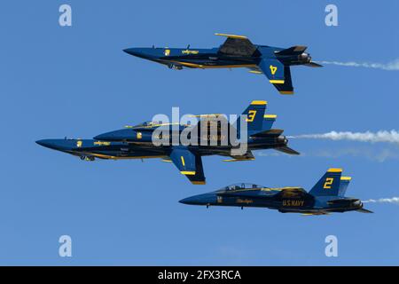 Boeing F/A 18 Hornets de l'équipe de formation de la marine américaine, les Blue Angels Banque D'Images