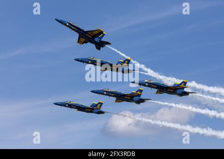 Boeing F/A 18 Hornets de l'équipe de formation de la marine américaine, les Blue Angels Banque D'Images