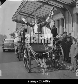 Arrivée Prince Carnival Central Station, 24 février 1962, arrivées, pays-Bas, agence de presse du xxe siècle photo, nouvelles à retenir, documentaire, photographie historique 1945-1990, histoires visuelles, L'histoire humaine du XXe siècle, immortaliser des moments dans le temps Banque D'Images