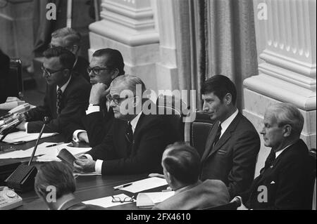 Le Premier ministre Biesheuvel fait une déclaration à la Chambre basse sur la crise du Cabinet, ministres, 17 août 1972, KABINETSCRIISIS, ministres, pays-Bas, Agence de presse du XXe siècle photo, nouvelles à retenir, documentaire, photographie historique 1945-1990, histoires visuelles, L'histoire humaine du XXe siècle, immortaliser des moments dans le temps Banque D'Images