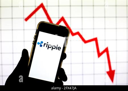 Barcelone, Catalogne, Espagne. 25 mai 2021. Dans cette illustration, un logo de crypto-monnaie Ripple apparaît sur l'écran d'un smartphone. Credit: Thiago Prudencio/DAX/ZUMA Wire/Alay Live News Banque D'Images