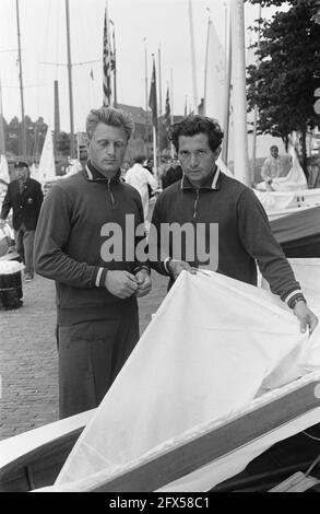 Fin Gold Cup 1963 sur Ijsselmeer près de Medemblik. Les deux participants russes ont quitté Chuchelov et Right Mankin, 15 août 1963, pays-Bas, agence de presse du XXe siècle photo, news to Remember, documentaire, photographie historique 1945-1990, histoires visuelles, L'histoire humaine du XXe siècle, immortaliser des moments dans le temps Banque D'Images