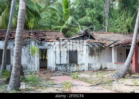 Maison abandonnée qui a subi des dommages pendant la guerre civile, Batticaloa, province orientale, Sri Lanka Banque D'Images