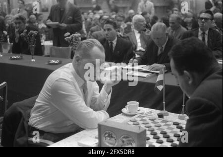 Championnat du monde a checkers à Amsterdam, BOM - Archives nationales - 911-6722, pays-Bas, agence de presse du XXe siècle photo, news to remember, documentaire, photographie historique 1945-1990, histoires visuelles, L'histoire humaine du XXe siècle, immortaliser des moments dans le temps Banque D'Images