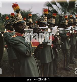 Prince Bernhard au Zaïre avec le Président Moboetoe, chapelle militaire, 12 août 1973, pays-Bas, agence de presse du xxe siècle photo, nouvelles à retenir, documentaire, photographie historique 1945-1990, histoires visuelles, L'histoire humaine du XXe siècle, immortaliser des moments dans le temps Banque D'Images