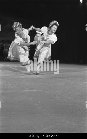 Répétition générale du Ballet de glace de Maxi et Ernest Baier à Utrecht, 23 décembre 1959, Ballet de glace, répétitions, Pays-Bas, Agence de presse du XXe siècle photo, nouvelles à retenir, documentaire, photographie historique 1945-1990, histoires visuelles, L'histoire humaine du XXe siècle, immortaliser des moments dans le temps Banque D'Images