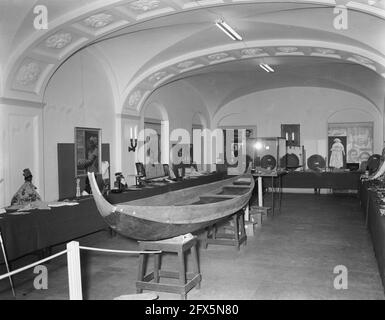 Exposition de cadeaux du Surinam et des Antilles pour la famille royale à Amsterdam, 15 décembre 1955, EXPOSITIONS, EXPOSITIONS, Pays-Bas, Agence de presse du XXe siècle photo, nouvelles à retenir, documentaire, photographie historique 1945-1990, histoires visuelles, L'histoire humaine du XXe siècle, immortaliser des moments dans le temps Banque D'Images