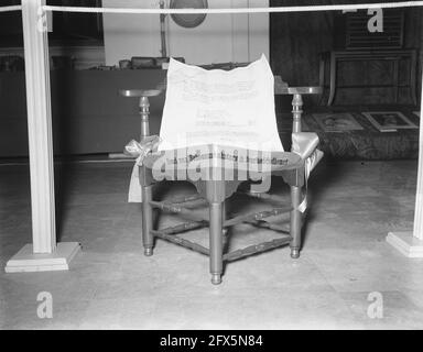 Exposition de cadeaux du Surinam et des Antilles pour la famille royale à Amsterdam, 15 décembre 1955, CADEAUX, expositions, Pays-Bas, Agence de presse du XXe siècle photo, nouvelles à retenir, documentaire, photographie historique 1945-1990, histoires visuelles, L'histoire humaine du XXe siècle, immortaliser des moments dans le temps Banque D'Images