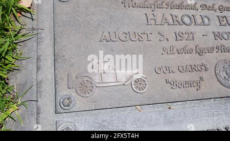 Cypress, Californie, États-Unis 24 mai 2021 UNE vue générale de l'atmosphère de notre gang acteur Harold Eugene 'Bouncy' Wertz grave au Forest Lawn Cypress Memorial Park le 24 mai 2021 à Cypress, Californie, États-Unis. Photo par Barry King/Alay stock photo Banque D'Images