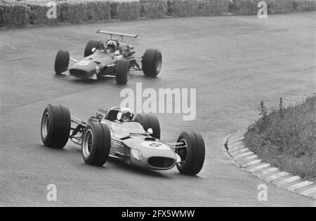 Grand Prix 68 Zandvoort. Jackie Stewart (8) et Chris Amon (9), 23 juin 1968, courses automobiles, pays-Bas, agence de presse du xxe siècle photo, nouvelles à retenir, documentaire, photographie historique 1945-1990, histoires visuelles, L'histoire humaine du XXe siècle, immortaliser des moments dans le temps Banque D'Images