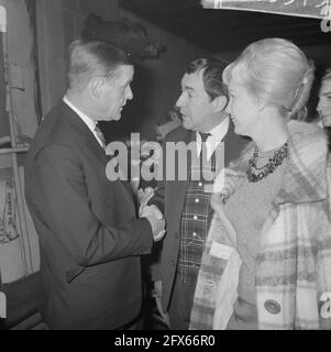 Hein Hoogland jubilé 25 ans porteur Schouwburg, 23 novembre 1962, jubilés, théâtres, Pays-Bas, Agence de presse du XXe siècle photo, nouvelles à retenir, documentaire, photographie historique 1945-1990, histoires visuelles, L'histoire humaine du XXe siècle, immortaliser des moments dans le temps Banque D'Images