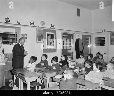 Commémoration Princesse Wilhelmina aux écoles, à la VondelSchool, 7 décembre 1962, ÉCOLES, Commémorations, pays-Bas, Agence de presse du XXe siècle photo, nouvelles à retenir, documentaire, photographie historique 1945-1990, histoires visuelles, L'histoire humaine du XXe siècle, immortaliser des moments dans le temps Banque D'Images