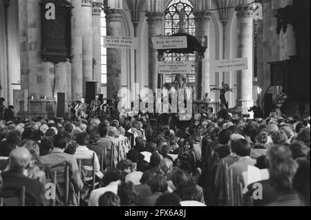 Réunion commémorative à la mémoire de l'archevêque Oscar Romero assassiné à San Salvador, 27 mars 1982, réunions, commémorations, Pays-Bas, Agence de presse du XXe siècle photo, nouvelles à retenir, documentaire, photographie historique 1945-1990, histoires visuelles, L'histoire humaine du XXe siècle, immortaliser des moments dans le temps Banque D'Images