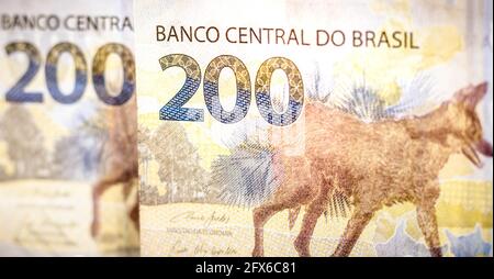 Dans cette illustration, deux cents reais bill, le réel est la monnaie du Brésil. La Banque centrale a lancé des lignes directrices pour la création d'une monnaie numérique qui servira d'extension du réel dans le pays. Banque D'Images