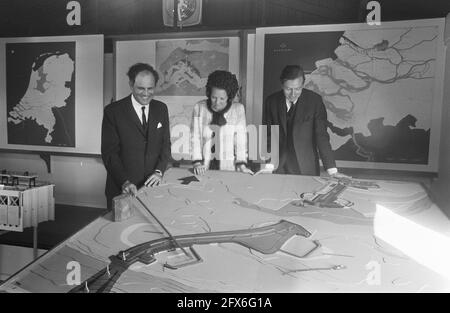 HKH pr. Beatrix et Pr. Visite de Claus la Princesse Beatrix de Zeeland et le Prince Claus, titre, 18 avril 1969, visites, Models, pays-Bas, Agence de presse du XXe siècle photo, news to Remember, documentaire, photographie historique 1945-1990, histoires visuelles, L'histoire humaine du XXe siècle, immortaliser des moments dans le temps Banque D'Images