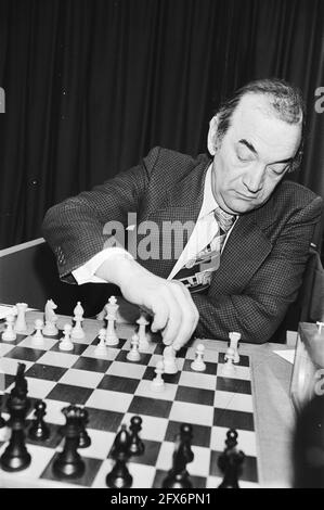 Tournoi d'échecs du haut fourneau, 1er tour, Kortshnoj en action, 15 janvier 1980, échecs, Pays-Bas, Agence de presse du XXe siècle photo, nouvelles à retenir, documentaire, photographie historique 1945-1990, histoires visuelles, L'histoire humaine du XXe siècle, immortaliser des moments dans le temps Banque D'Images