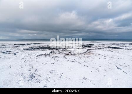 Paysage de toundra arctique dans le nord du Canada, sur les rives de la baie d'Hudson, à partir de la ville de Churchill, au Manitoba. Prise d'un hélicoptère avec vue aérienne. Banque D'Images