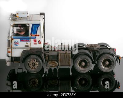 Italeri Truck 1/24 Renault R360 Turbo avec de fortes intempéries réalistes Banque D'Images