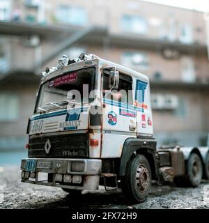 Italeri Truck 1/24 Renault R360 Turbo avec de fortes intempéries réalistes Banque D'Images