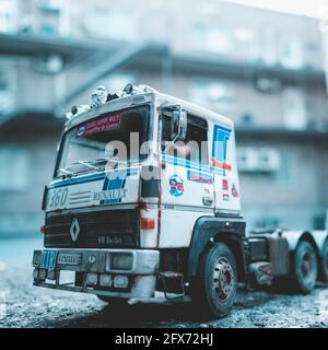 Italeri Truck 1/24 Renault R360 Turbo avec de fortes intempéries réalistes Banque D'Images