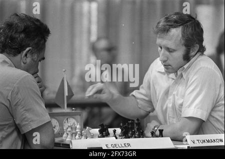 Tournoi d'échecs IBM, dernier tour, Tukmakov contre Geller, 3 août 1974, chess, pays-Bas, Agence de presse du XXe siècle photo, news to Remember, documentaire, photographie historique 1945-1990, histoires visuelles, L'histoire humaine du XXe siècle, immortaliser des moments dans le temps Banque D'Images