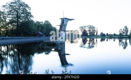 Old Diving Platform Coate Water Country Park , Swindon , Angleterre Banque D'Images