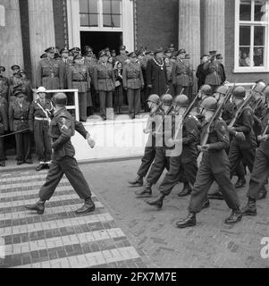 10ème anniversaire de l'école d'infanterie à Harderwijk, 4 mars 1958, pays-Bas, agence de presse du 20ème siècle photo, news to Remember, documentaire, photographie historique 1945-1990, histoires visuelles, L'histoire humaine du XXe siècle, immortaliser des moments dans le temps Banque D'Images