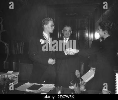 Offre de l'étudiant almanac (ASVA), 7 février 1958, offres, étudiants almanacs, Pays-Bas, Agence de presse du XXe siècle photo, nouvelles à retenir, documentaire, photographie historique 1945-1990, histoires visuelles, L'histoire humaine du XXe siècle, immortaliser des moments dans le temps Banque D'Images