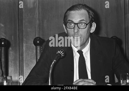 Le Conseil municipal d'Amsterdam se réunit sur la construction du métro, Alderman Lammers, 7 juin 1973, conseils municipaux, Subway construction, pays-Bas, Agence de presse du XXe siècle photo, news to remember, documentaire, photographie historique 1945-1990, histoires visuelles, L'histoire humaine du XXe siècle, immortaliser des moments dans le temps Banque D'Images