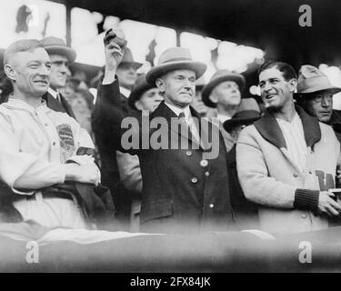 Calvin Coolidge, Président des États-Unis, et Stanley 'Raymond' Bucky Harris, Washington Sénateurs AL, jour d'ouverture, 1925. Banque D'Images