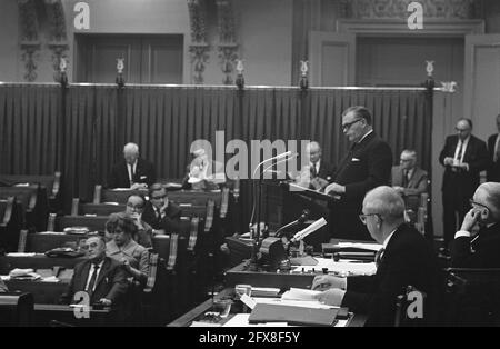 Débat dans la 2e chambre sur le droit des allocations familiales, Jan Smallenbroek (ARP), 27 juin 1961, pays-Bas, Agence de presse du XXe siècle photo, nouvelles à retenir, documentaire, photographie historique 1945-1990, histoires visuelles, L'histoire humaine du XXe siècle, immortaliser des moments dans le temps Banque D'Images