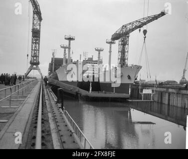 Les deux navires situés dans le quai, 11 octobre 1965, construction navale, lancement, Cargos, navigation, pays-Bas, agence de presse du XXe siècle photo, news to remember, documentaire, photographie historique 1945-1990, histoires visuelles, L'histoire humaine du XXe siècle, immortaliser des moments dans le temps Banque D'Images