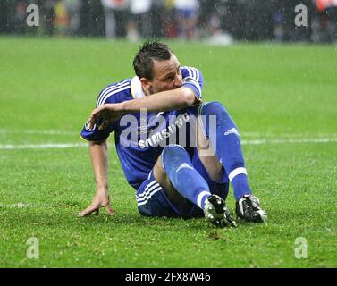 Photo du dossier datée du 21-05-2008 de John Terry de Chelsea a été abattu après avoir manqué sa peine dans la fusillade contre Manchester United. Date de publication : le mercredi 26 mai 2021. Banque D'Images