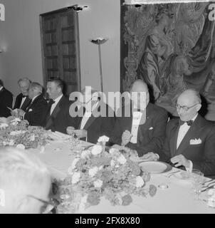 Visite du Premier ministre Marijnen et du ministre LUNs en Allemagne de l'Ouest, au cours d'un dîner, le 1er octobre 1964, visites, Dîners, ministres, pays-Bas, Agence de presse du XXe siècle photo, nouvelles à retenir, documentaire, photographie historique 1945-1990, histoires visuelles, L'histoire humaine du XXe siècle, immortaliser des moments dans le temps Banque D'Images