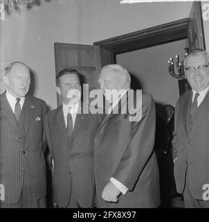 Visite du Premier ministre Marijnen et du ministre LUN en Allemagne de l'Ouest, LUN, Marijnen, Erhard, 1er octobre, 1964, visites, ministres, pays-Bas, Agence de presse du XXe siècle photo, nouvelles à retenir, documentaire, photographie historique 1945-1990, histoires visuelles, L'histoire humaine du XXe siècle, immortaliser des moments dans le temps Banque D'Images