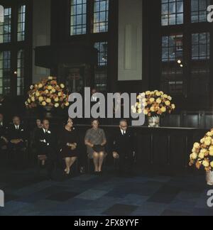 Visite du Président Heinemann et de l'épouse de WD à NL: Heinemann, épouse et HM visite de la mairie, Rotterdam, 25 novembre 1969, visites, maires, Mairie, pays-Bas, agence de presse du XXe siècle photo, news to remember, documentaire, photographie historique 1945-1990, histoires visuelles, L'histoire humaine du XXe siècle, immortaliser des moments dans le temps Banque D'Images