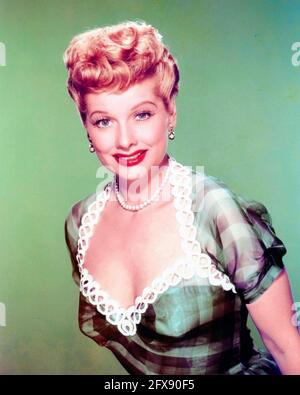 LUCILLE BALL (1911-1989) actrice et productrice américaine vers 1955 Banque D'Images