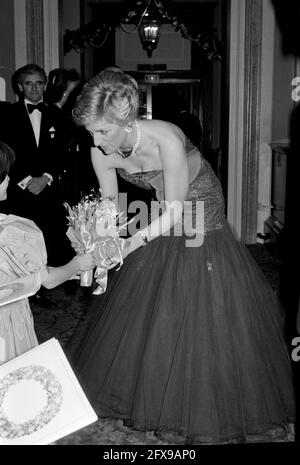 12.2.1988 la princesse de Galles visite l'hôpital général de Southampton. Banque D'Images