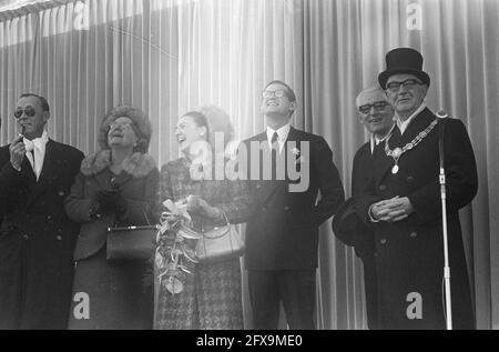 Couple de mariée à la Haye, 9 janvier 1967, newlyweds, pays-Bas, agence de presse du xxe siècle photo, nouvelles à retenir, documentaire, photographie historique 1945-1990, histoires visuelles, L'histoire humaine du XXe siècle, immortaliser des moments dans le temps Banque D'Images