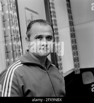 Équipe nationale bulgare à Kamen pour la coupe du monde 74; entraîneur Mladenov (chef), 13 juin 1974, escadrons, Sports, entraîneurs, football, pays-Bas, agence de presse du XXe siècle photo, news to remember, documentaire, photographie historique 1945-1990, histoires visuelles, L'histoire humaine du XXe siècle, immortaliser des moments dans le temps Banque D'Images