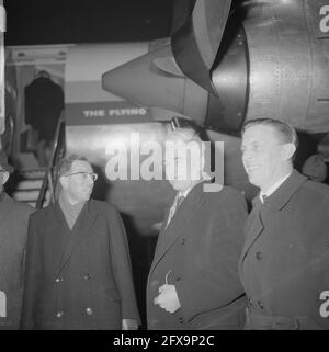 Le maire Bolkestein, le commissaire de police J. Oosting et directeur de la patinoire Deventer, P. L. Bergstrom sont partis pour Göteborg avant, le 29 janvier 1965, maires, pays-Bas, agence de presse du xxe siècle photo, nouvelles à retenir, documentaire, photographie historique 1945-1990, histoires visuelles, L'histoire humaine du XXe siècle, immortaliser des moments dans le temps Banque D'Images