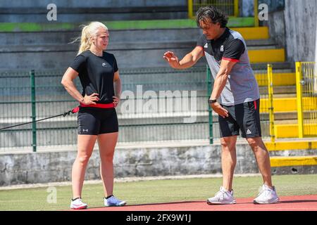 Kim Meylemans, athlète belge de skeleton, et Fernando Oliva, entraîneur d'athlétisme Photo pendant un camp d'entraînement organisé par le BOIC - COIB olympique belge Banque D'Images
