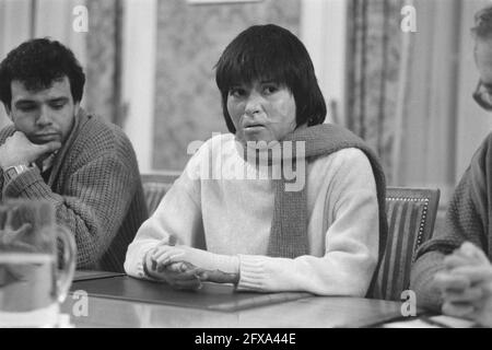 Chilien Carmen Gloria Quintana reçu par les membres de la Chambre Carmen Gloria Quintana, 10 novembre 1987, ENFANTS, réceptions, Pays-Bas, Agence de presse du XXe siècle photo, nouvelles à retenir, documentaire, photographie historique 1945-1990, histoires visuelles, L'histoire humaine du XXe siècle, immortaliser des moments dans le temps Banque D'Images