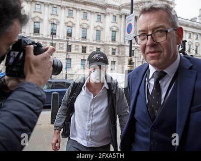 Dominic Cummings arrive à Portcullis House pour être interrogé Par les politiciens sur la gestion du Covid-19 par le gouvernement Banque D'Images